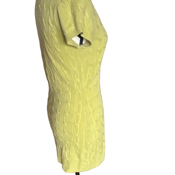 NEW YORK & COMPANY WOMEN’S LIME GREEN KNIT SHORT SLEEVE V-NECK VEST STYLE - Picture 3 of 7